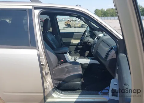 2010 Mercury Mariner z USA, uszkodzony, nr VIN 4M2CN8B76AKJ20618